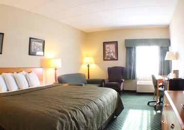 Handicapped Queen Room